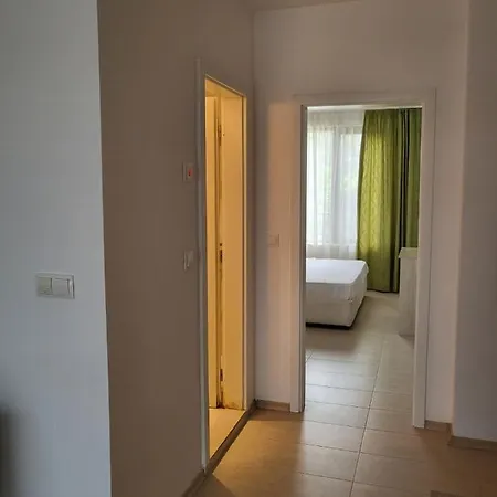 T-Apartment In Green Life Resort Apartman
